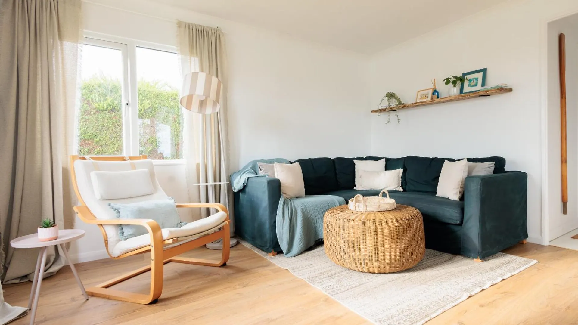 Secluded Sanctuary On The River Christchurch  United Kingdom